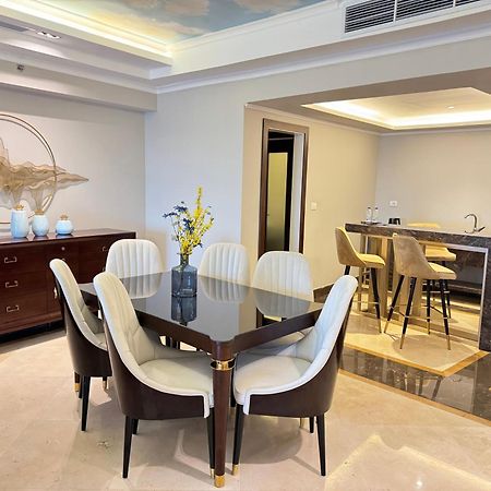 Fleet Club Mahrousa Alexandria Luaran gambar A dining room in a luxury apartment