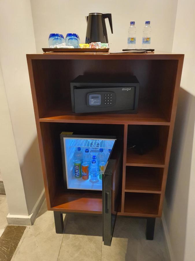 Fleet Club Mahrousa Alexandria Luaran gambar A mini-refrigerator in a hotel room