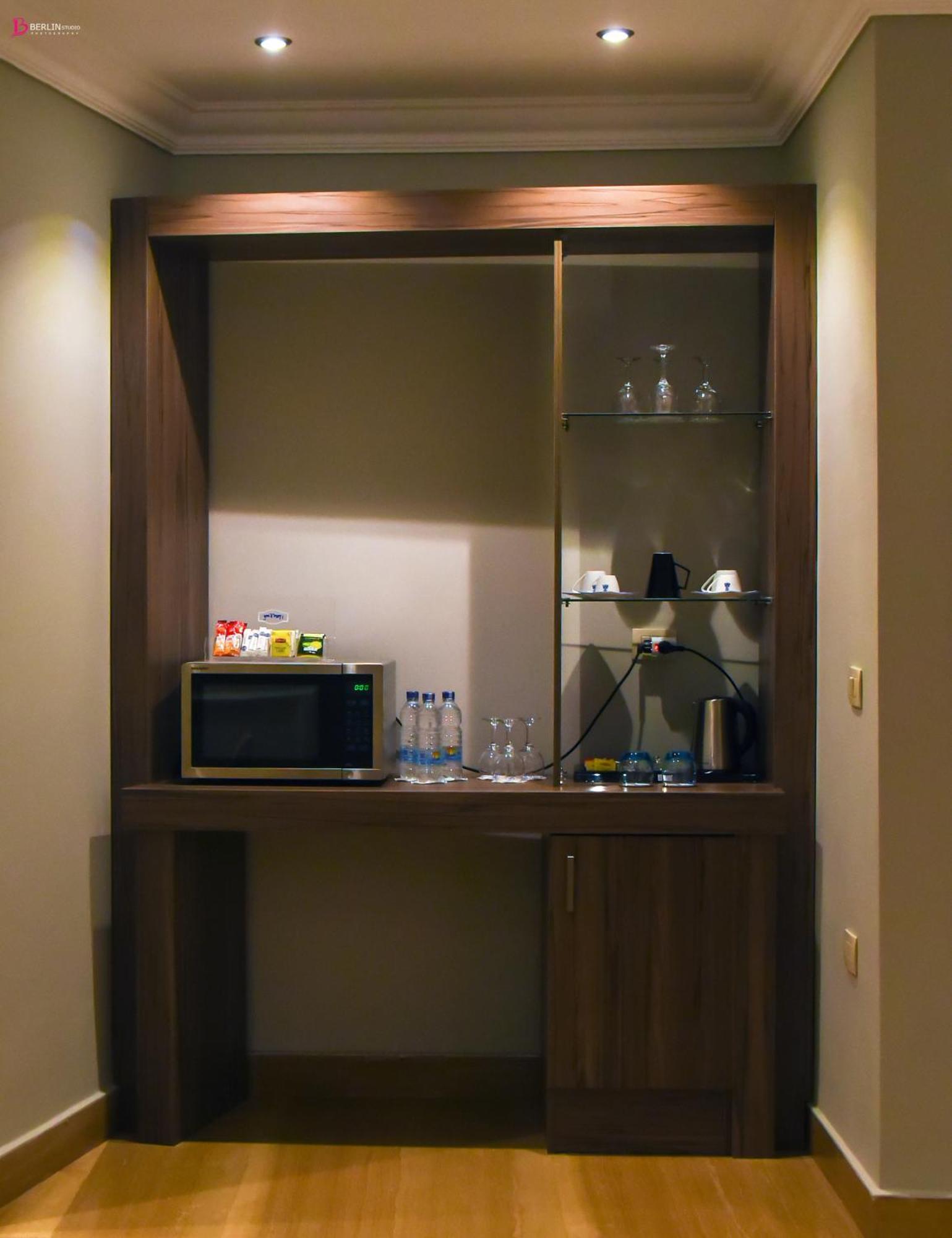 Fleet Club Mahrousa Alexandria Luaran gambar A wet bar in a hotel room