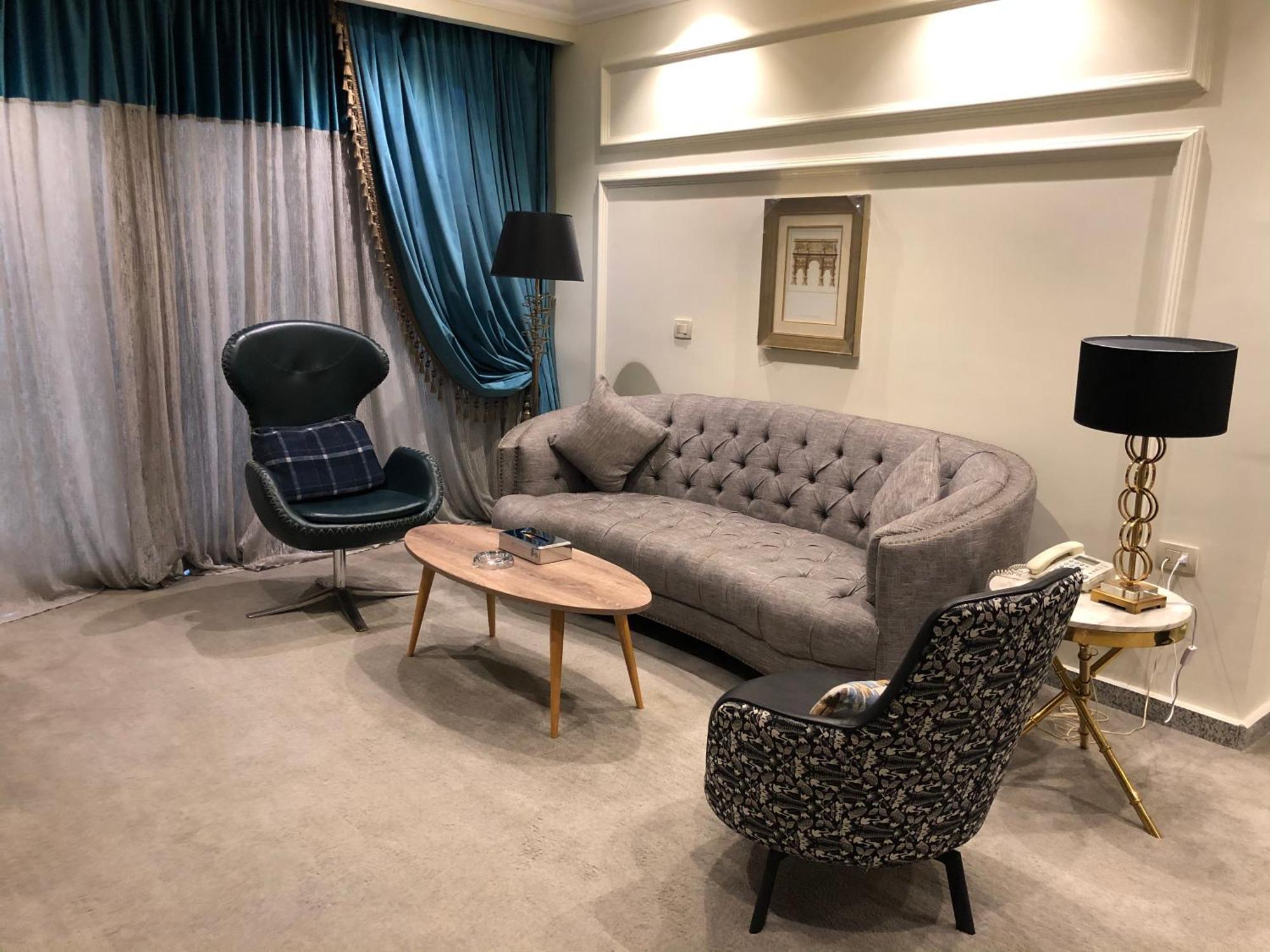 Fleet Club Mahrousa Alexandria Luaran gambar A suite at the hotel